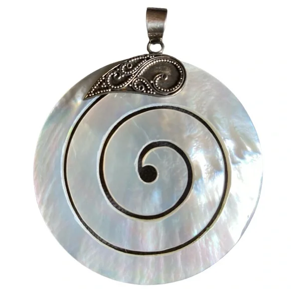 VINTAGE Sterling Silver Collar Mother of Pearl Round 925 Scrollwork Neck… - Picture 13 of 13